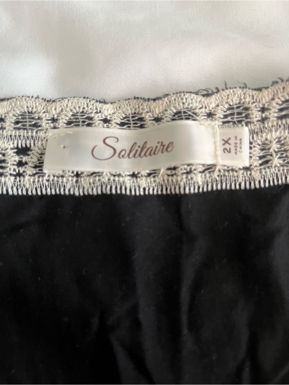 Solitaire Black and Cream Embroidered Lace Kimono - Picture 6 of 12